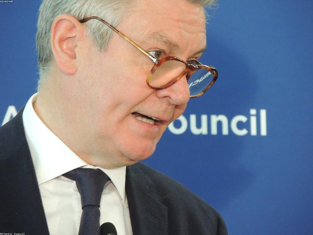 មូលដ្ឋាននៃការគ្រប់គ្រងហិរញ្ញវត្ថុ: ការប្រាក់និងកម្រៃ